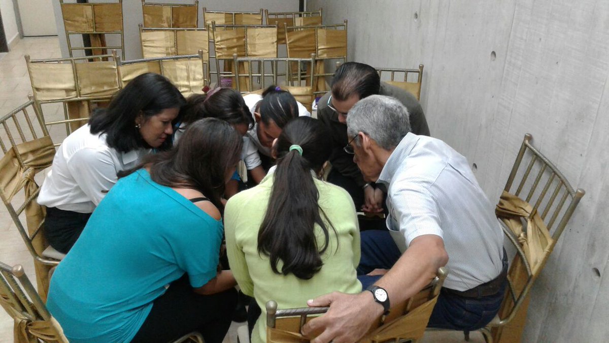 gentesconsultor's tweet photo. Planificando los juegos comunicacionales: RollPlaying con #Agrolucha #PildorasDeBienestar https://t.co/RyaWFfsuv3