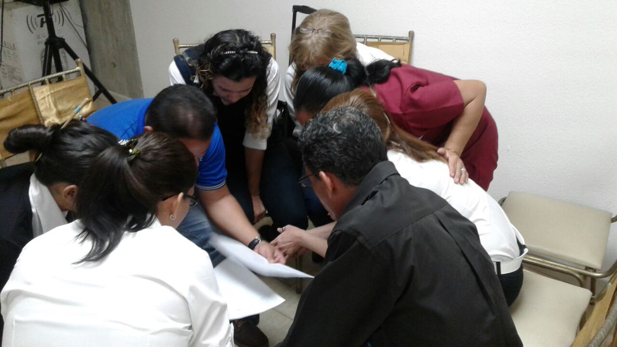 gentesconsultor's tweet photo. Planificando los juegos comunicacionales: RollPlaying con #Agrolucha #PildorasDeBienestar https://t.co/RyaWFfsuv3