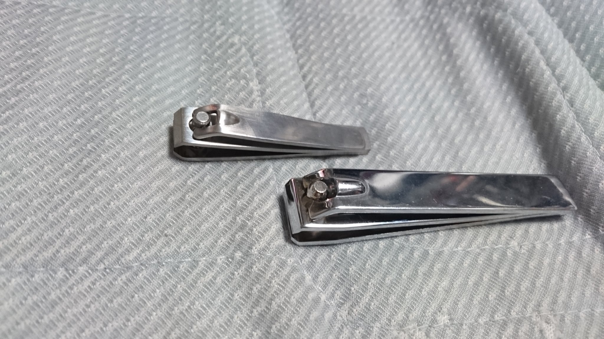 O Xrhsths M Ikuta Pmi Sto Twitter 最近 仕事帰りの寄り道で100均ばっか行ってるけど ストレートの爪切り 見つけたんやけど ダイソーのんちょっとデカい 近所のなぞのところは小さいけどカットがいまいち 刃研ぐからちっさい方がエエよな ちょこっとブレーキ
