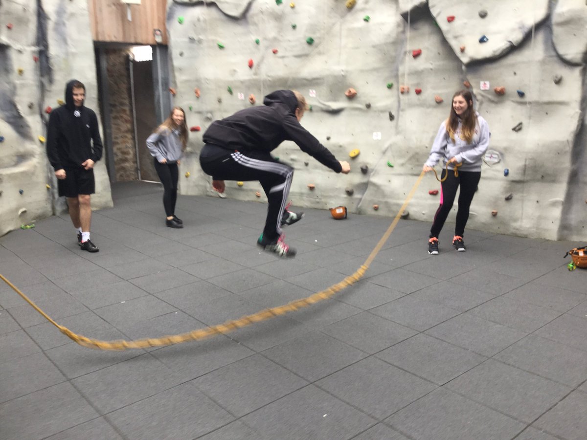 ExCollOutdoorA's tweet photo. Harry Wellaway get some air in the warm up @HavenBanksOEC @WestExeSchool https://t.co/UPiBxHAuNW