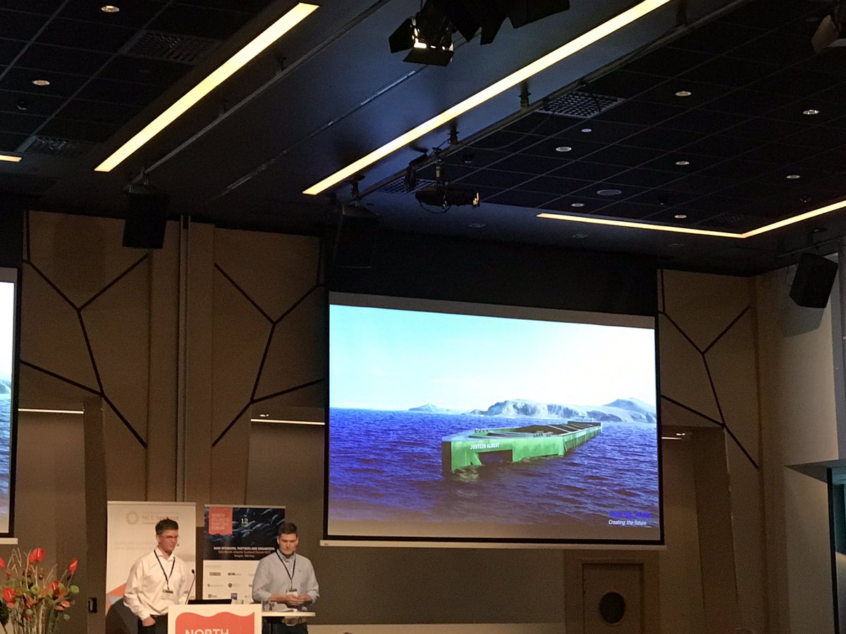 stingraynews's tweet image. Dagens beste #NASF2017 presentasjon/dialog da gutta fra Nordlaks/NSK Ship Design, med Jostein Albert på svai, snakket om Havfarm. Herlig!