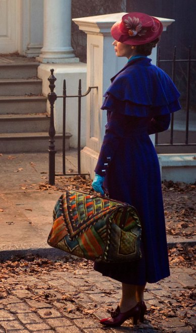 QGIOVANI's tweet photo. Diffuse le prime immagini ufficiali di #MaryPoppinsReturns https://t.co/lPDkOn2zZ4 https://t.co/NYCoTz5UeF