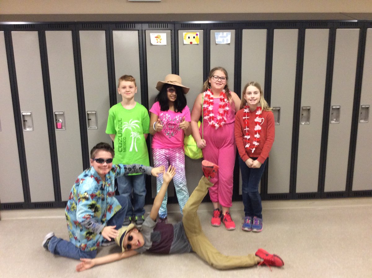 EIMJaguars's tweet photo. Beach Day photos! #JaguarPride #BeachDay #SpiritDays https://t.co/fT2R2G0YaF