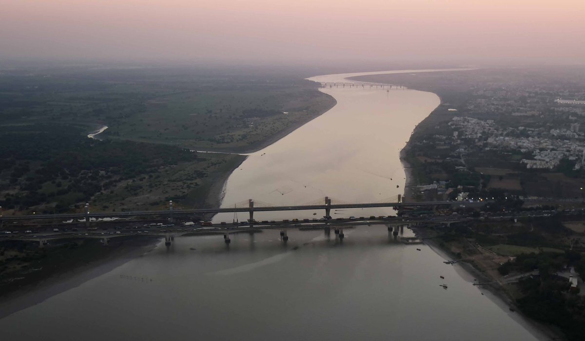 narendramodi's tweet photo. Glimpses of the bridge that was inaugurated in Bharuch today. https://t.co/mOAhYVNMKv