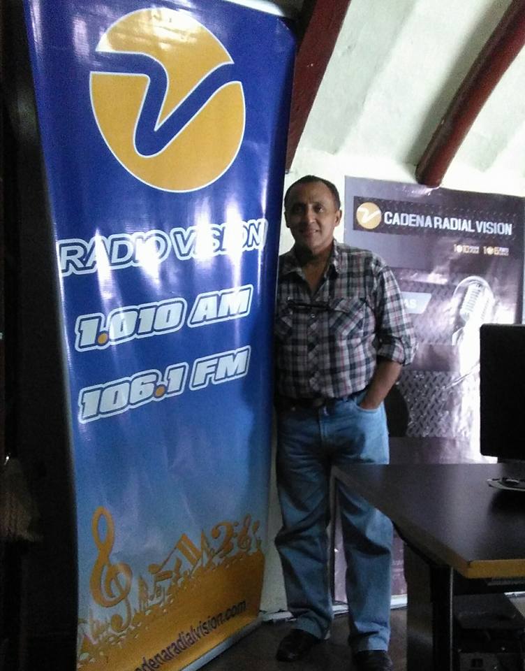 Promo_Fernandez's tweet photo. Gracias #Cuenca por el apoyo a Trista Récords Te Juro @LaViviParra  y Los Celos Esteban Nieto @Ramanilatino  @TristaRecordsEc https://t.co/alUeUVkBdM