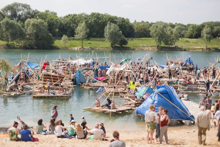 EYParis's tweet photo. Préparez-vous au Burning Man grand-parisien avec @bellastock_ https://t.co/3k5ci590TU https://t.co/jnj8jWb6gR