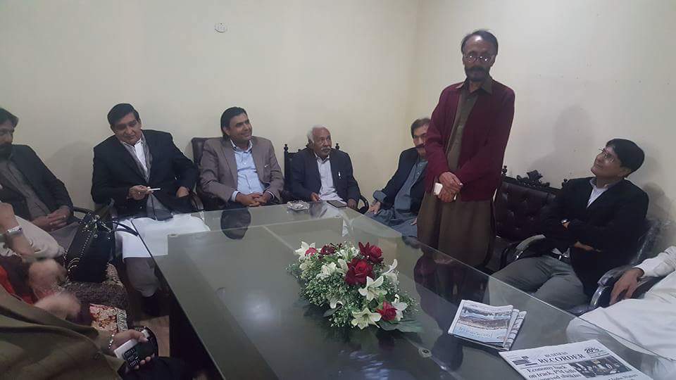 AghaSherazAli's tweet photo. اسلام آباد سے پیپلز پارٹی نے بڑی وکٹ گرا دی
چیئرمین تحریک انقلاب عالمگیر خان ساتھیوں سمیت پیپلز پارٹی میں شامل
@BBhuttoZardari https://t.co/91bRjUWtAl