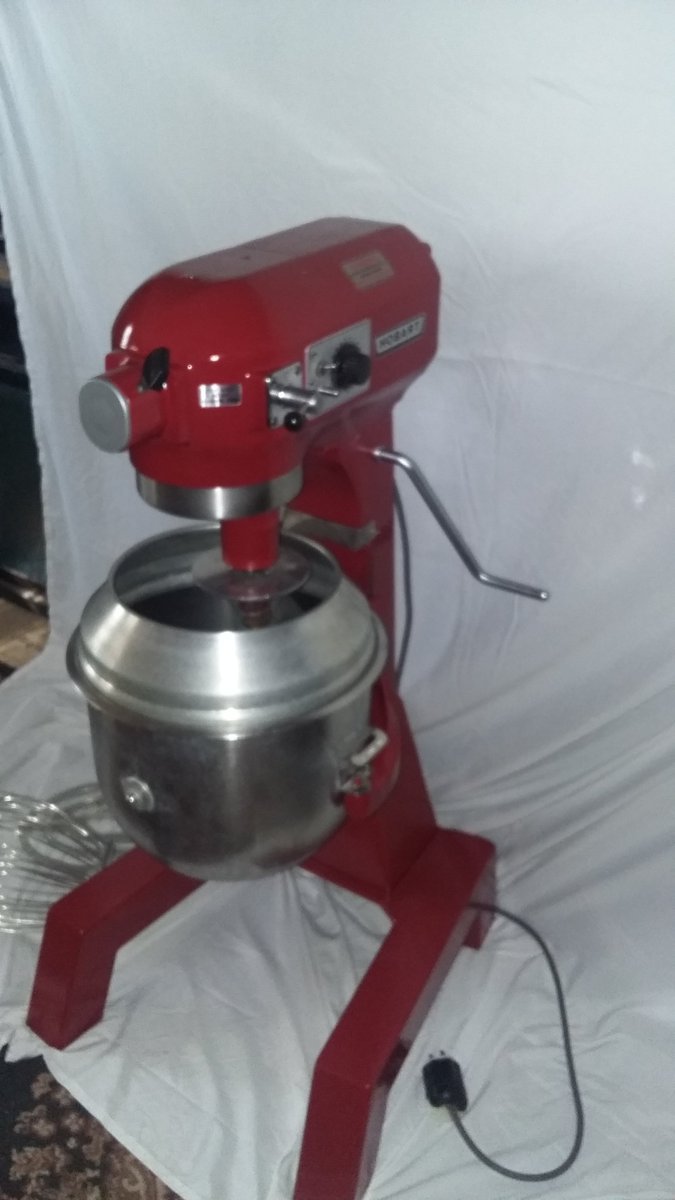 EBOLACIN's tweet image. Hobart A200FT Stand Mixer for sale like new Custom Paint and Accessories call 405 312 3762 if interested