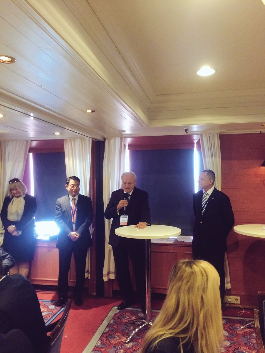 NCESeafood's tweet image. Jørgen Lund CEO of NASF welcomes to NASF Young Leadership Summit #NASF2017