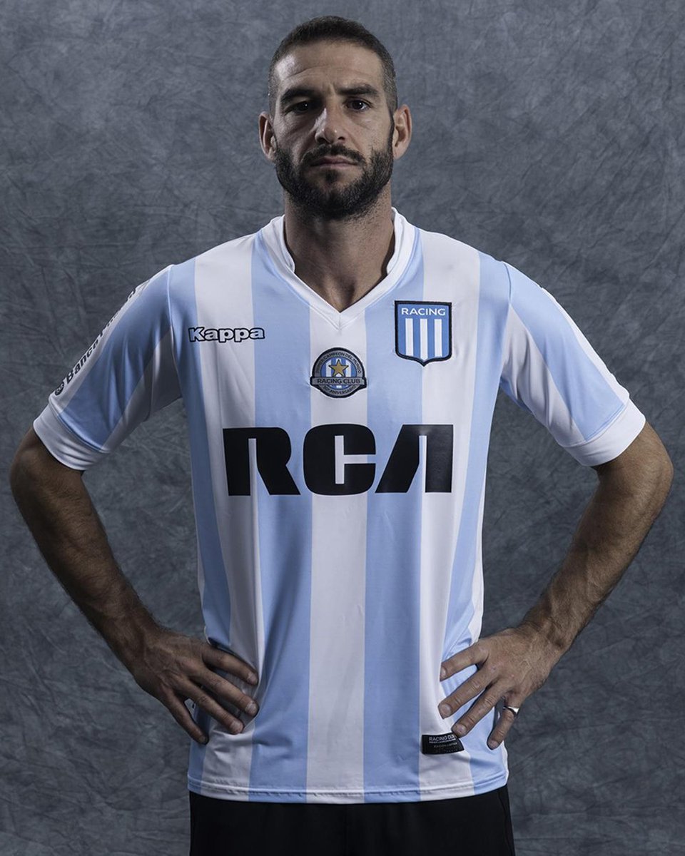 #DiaDelHinchaDeRacing REGALAMOS una camiseta oficial de <a href="/RacingClub/">Racing Club</a> Seguinos en <a href="/ElMundoAM1070/">Radio_El_Mundo_AM1070</a> y da RT para participar, sumá chances en FB
