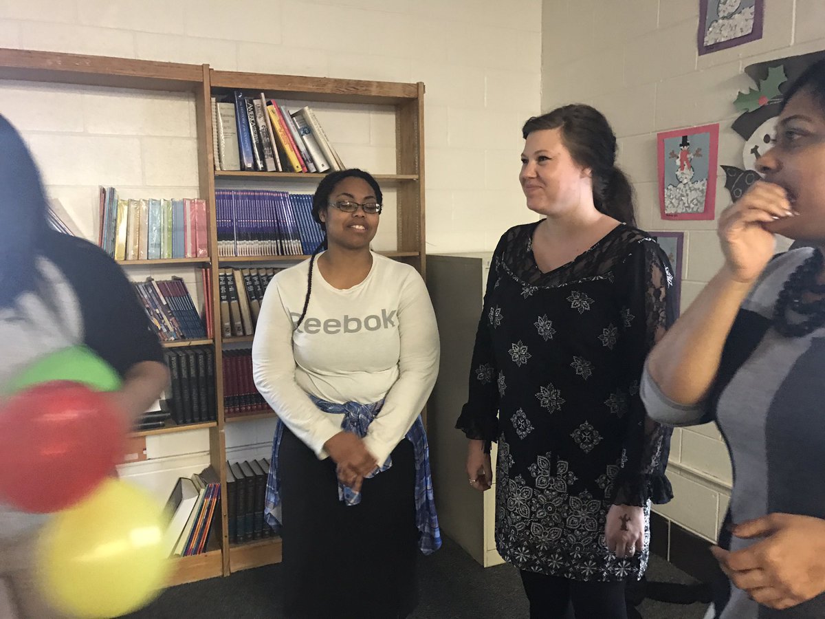 SumnerEagles's tweet photo. Hopeworks Youth Healing Team! @CamdenSchools @drdianoraduffy https://t.co/PN04nKdCeg
