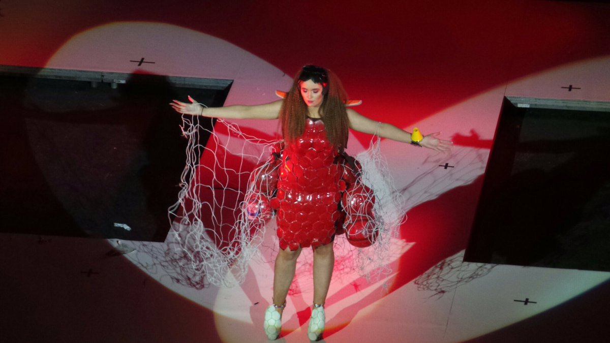 amandadohboss's tweet photo. Jayne at Junk Kouture Regional Final! Now through to Grand Final ๐ #junkkouture #soccer #theoffsider #madefromfootballs https://t.co/ZBP0AzB18R