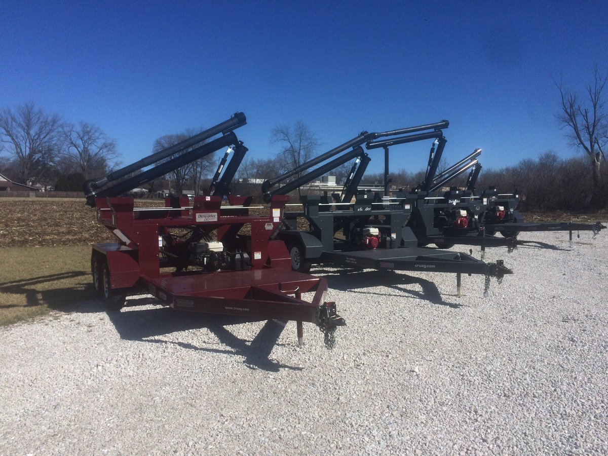 Wenger_Ag's tweet photo. TruAg Seed Tenders lined up and ready for a new home this spring.  We have both 2 and 4 boxes available. Stop by &amp; check them out! https://t.co/15doPGot5o