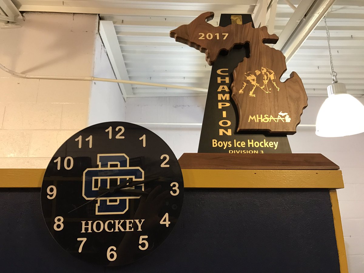 Barnyard_DCD's tweet photo. Men's hockey takes on De La Salle for the state quarterfinals tomorrow 7:10pm at Farmington Hills Ice Arena. It will be BLACKOUT #bethere #⏰ https://t.co/7peb70HOS4