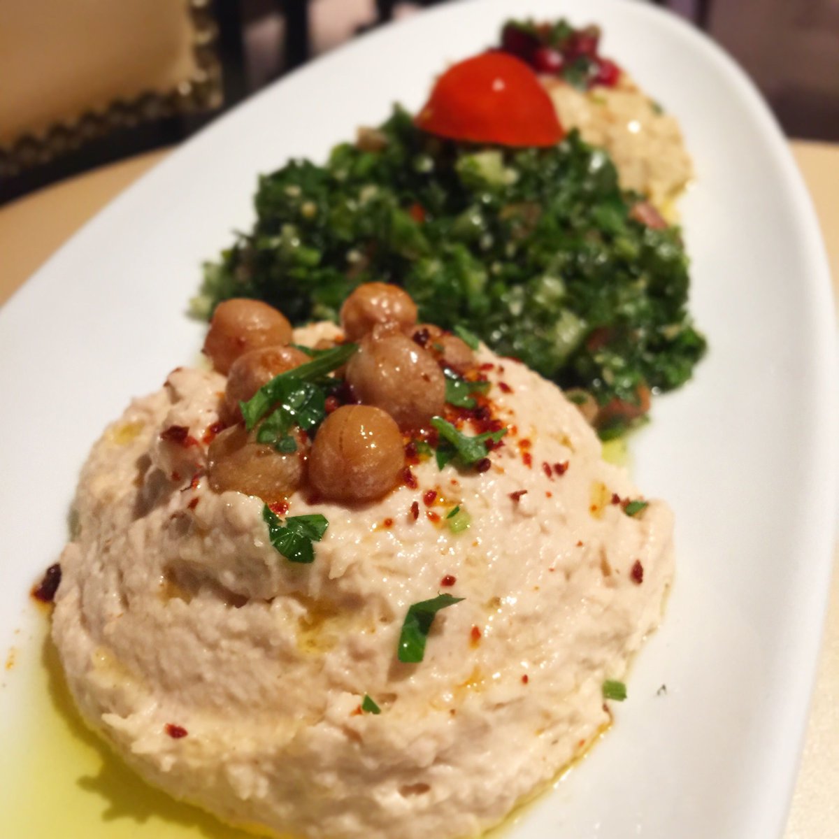 10e_dtla's tweet image. The 10e Trio is perfect for sharing 💛💚💛 just need a warm basket of pitas! #10e #tasteeverything #trio