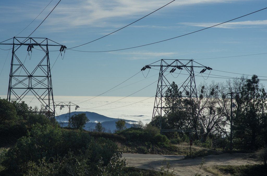 ThinkMicrogrid's tweet photo. Who says #utilities don't innovative? SCE wants to use distributed energy to avert grid problems. https://t.co/46o6ZVN2Qz @SCE https://t.co/rTr8ZL3Nwx