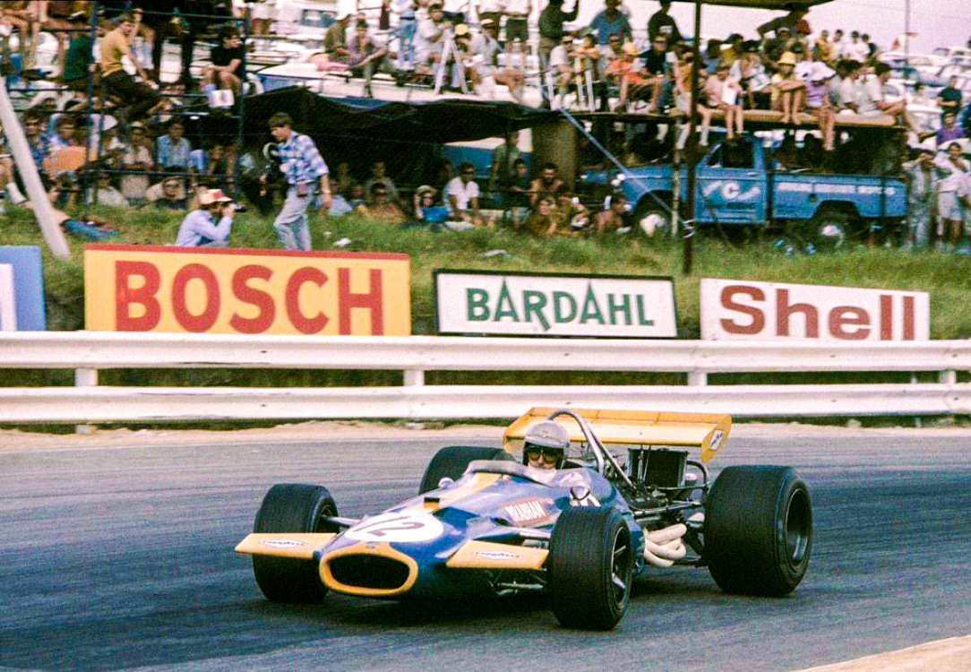 Stuart_Dent's tweet photo. Jack Brabham won the season-opener at Kyalami OTDI 1970, beating Hulme &amp; Stewart to the flag 🏁🏆

🇦🇺 #F1 #BlackJack https://t.co/4ANf8E3Vj2