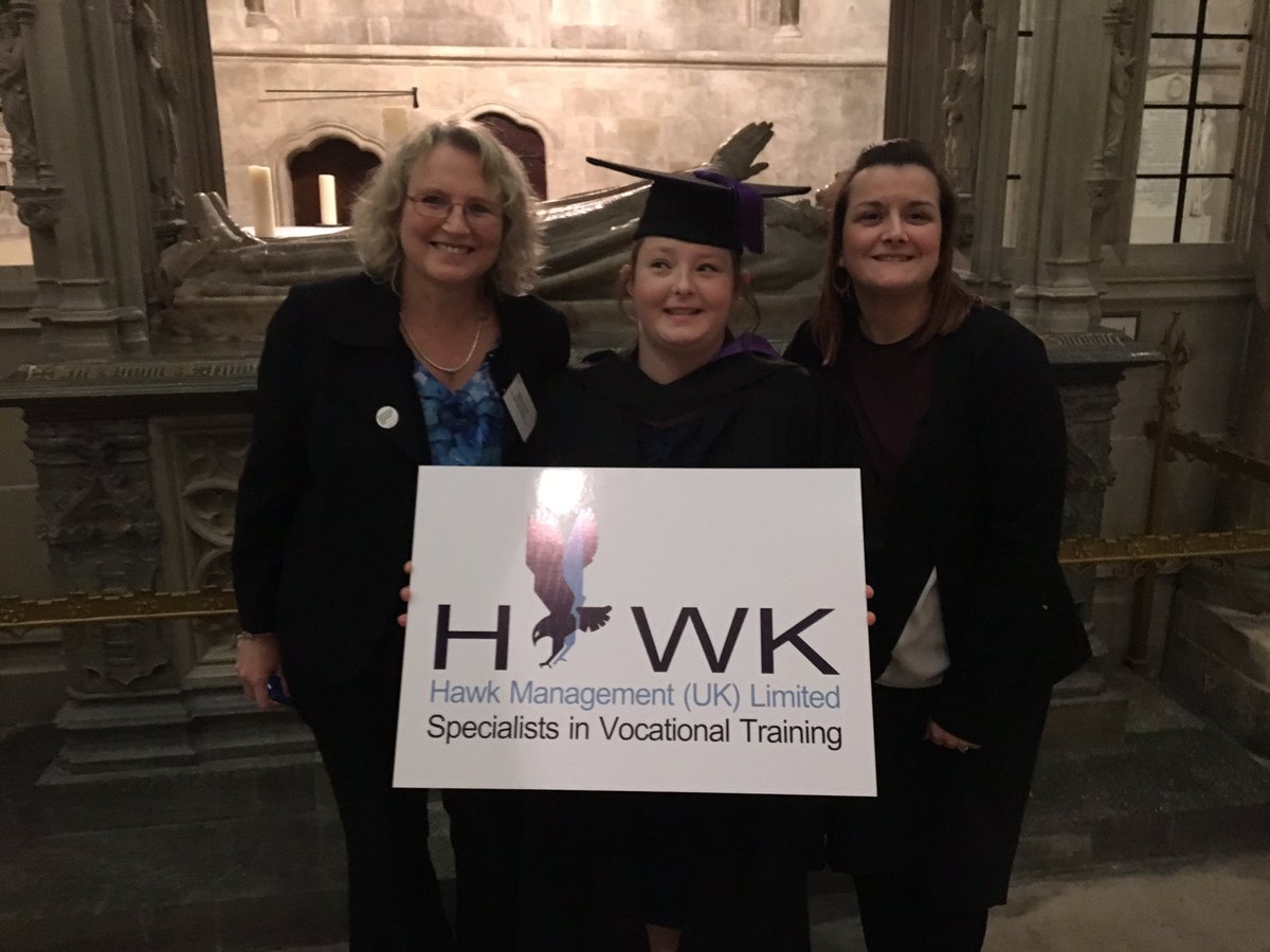 FrancescaPink87's tweet photo. Tonight's Gratulation ceremony! #NAW2017 #HawkTraining #CoopChildcare #ChichesterCathedral https://t.co/a1PUpNGXkT