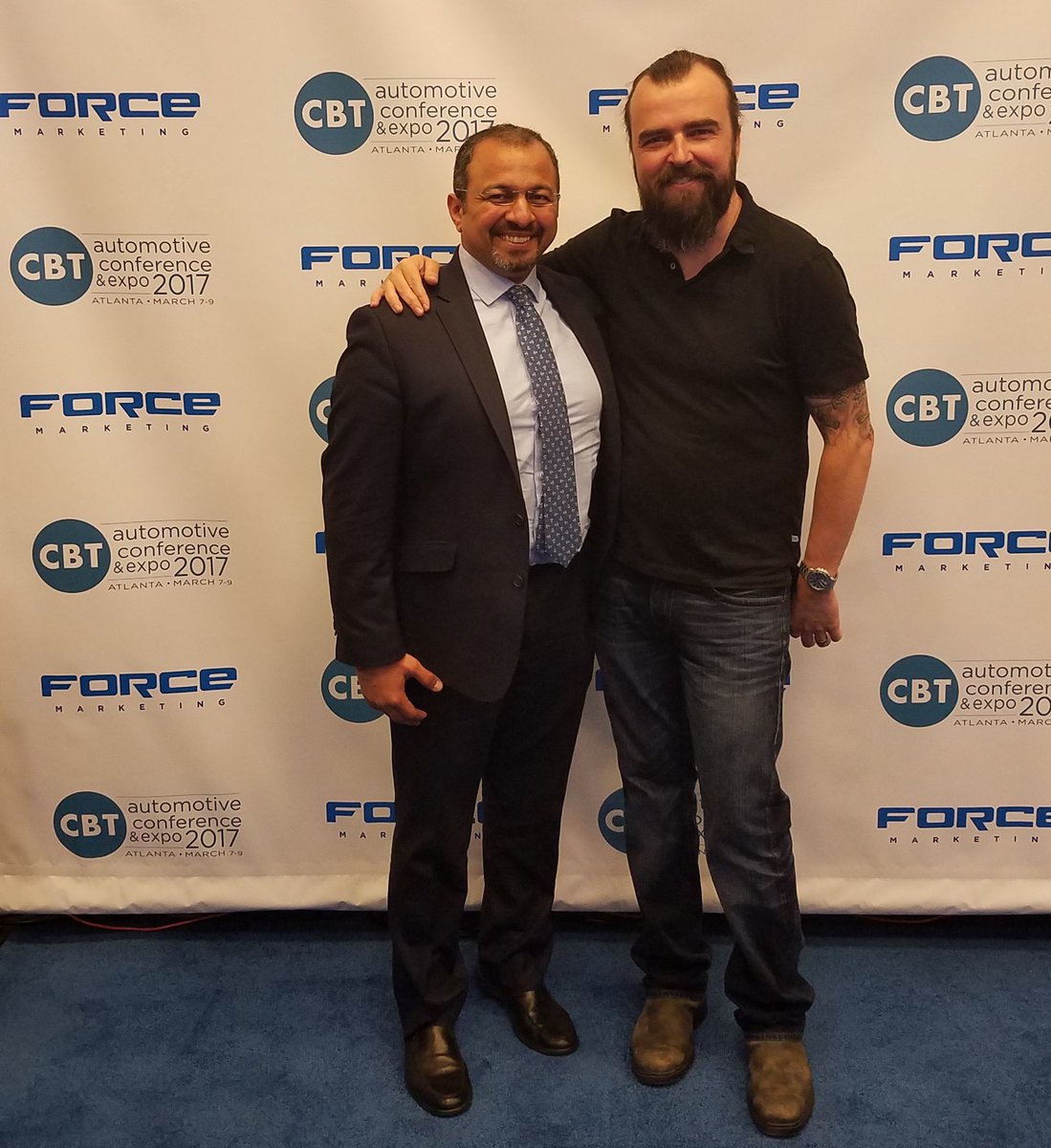 autosmartoffer's tweet photo. With Scott Stratten at #CBT2017 @CarBizToday @unmarketing #autosmartoffer #autosmartoffer @ForceMarketing https://t.co/QQLcaDYkSt
