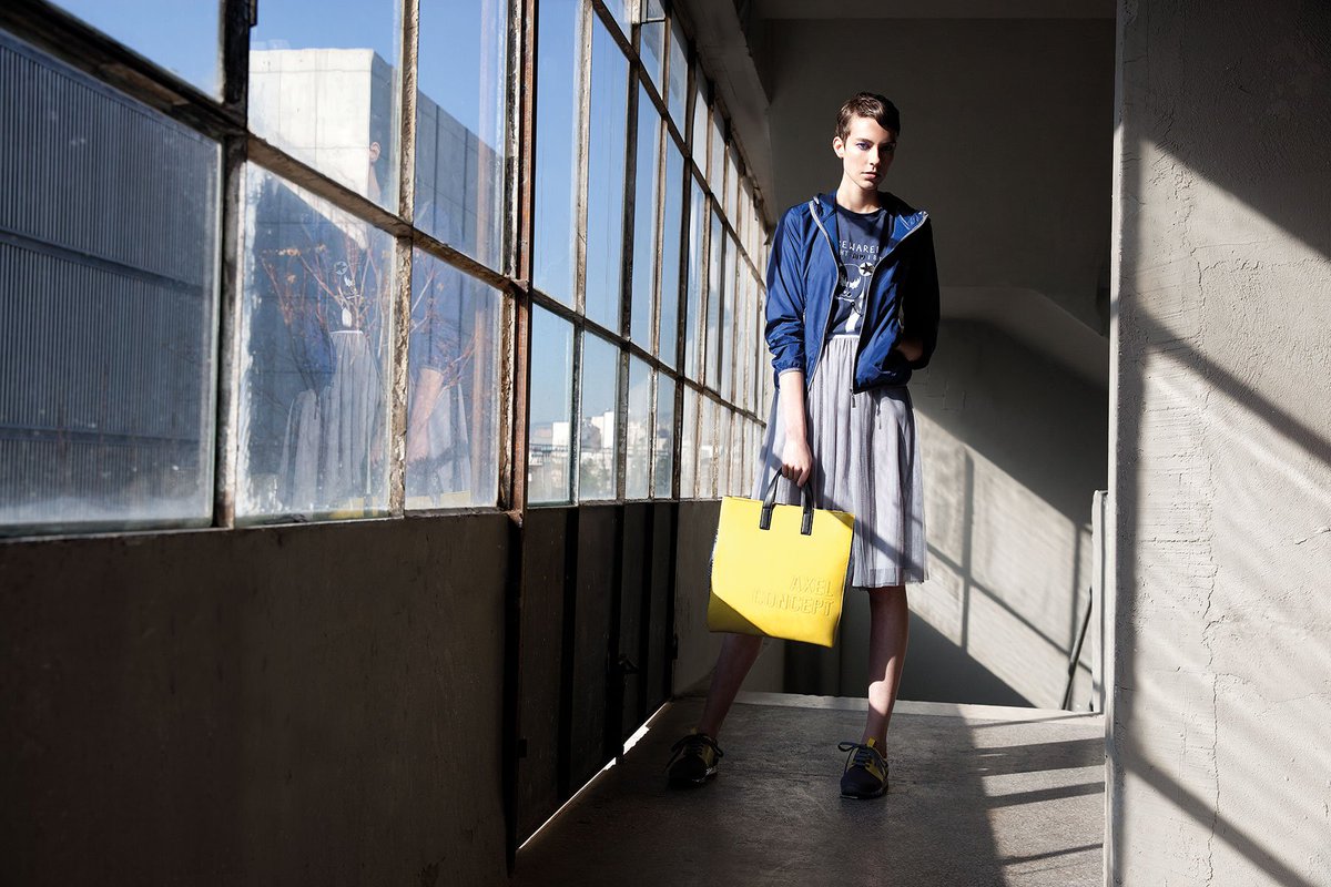 Axel_Accessorie's tweet photo. Casual outfits are in their most high fashion moment. #AxelConcept collection amazes every young fashionista! https://t.co/kNnPyA8BIT https://t.co/MONaKKaqGW