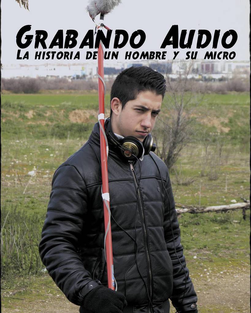CortosSolo's tweet photo. Rober haciendo de #tecnico de #sonido para el #cortometraje #Mandarinas junto con @imasdfilms 
#film #shortfilm #fi… https://t.co/O0FTjnrQ3v