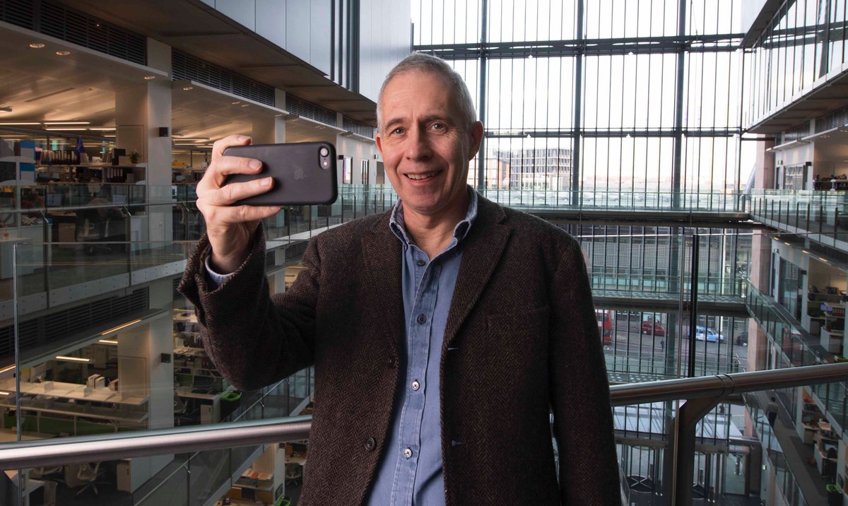 Fun to talk frogspawn &amp; film cameras when photographing <a href="/ProfJimSmith/">Jim Smith</a> for @LatymerUpper. I obviously understood all the clever stuff!
