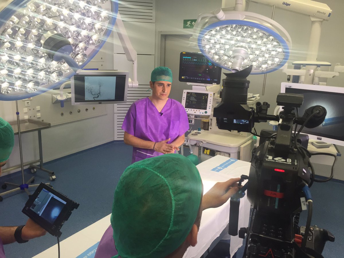vallhebron's tweet photo. Gravant introducció de @gendigital que aquest diumenge parlarà de les noves app de #vallhebron al servei del pacient https://t.co/wrScXTU5Az