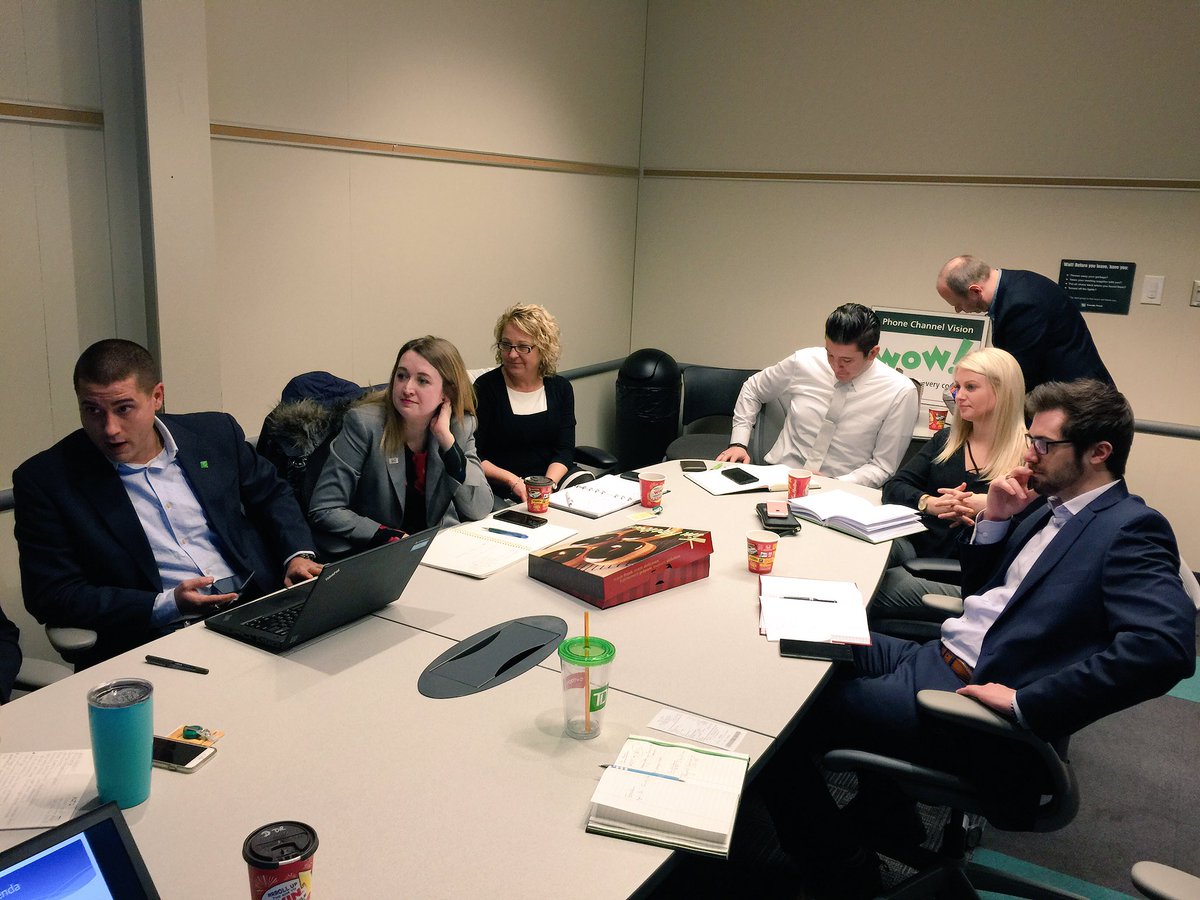 CarlosMarques79's tweet photo. @WORGenNext busy building out our calendar of events for 2017! Watch for Run 2 the Bank, BrandYOU and Volunteer Connect all coming soon! 💚 https://t.co/8sBY1QtHaC