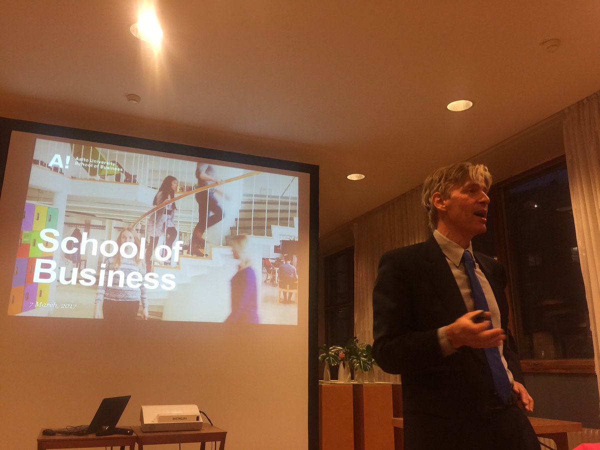 TerttuSopanen's tweet image. #aaltoalumni-tilaisuudessa pohtimassa, miten @AaltoBIZ menestyy ja kehittyy jatkossakin. Mukana mm. @rikuasi #giveback