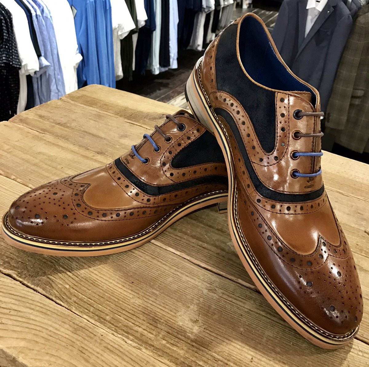 GereLincoln's tweet photo. Back by popular demand!!This old classic tan/navy brogue is back in the new collection by Justin Reece! Enjoy!!! #gere #brogues #justinreece https://t.co/rGhTzX7rlG