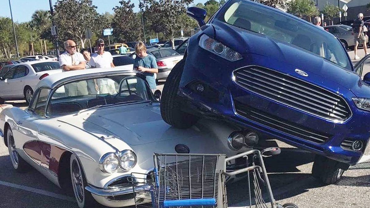 Fla. parking mistake lands car on top of vintage Corvette bit.ly/2lAP0Nk https://t.co/h3HzozAwAJ
