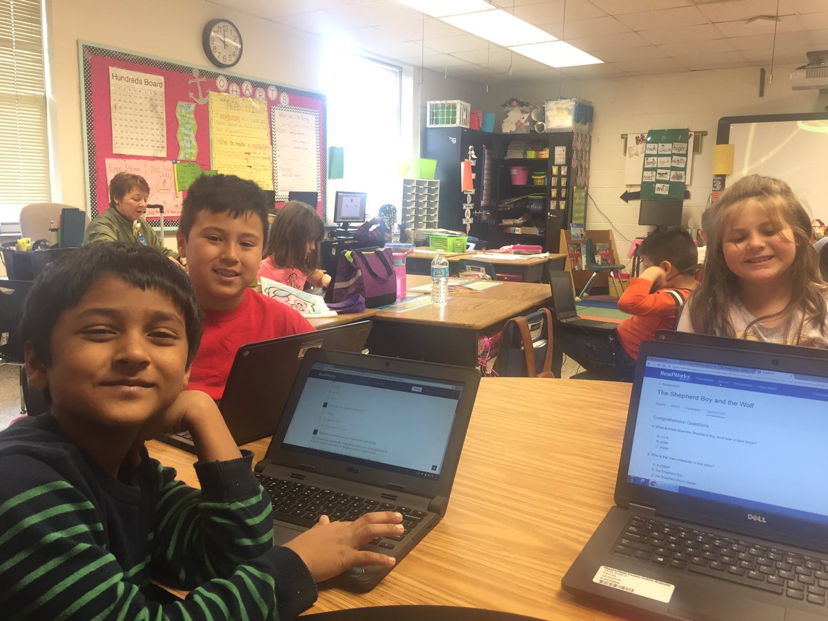 RHoff1411's tweet photo. Using technology in small group with #digitalreadworks #oneccps #leadlearninnovate #digitalliteracy https://t.co/b1NMnTp7p2