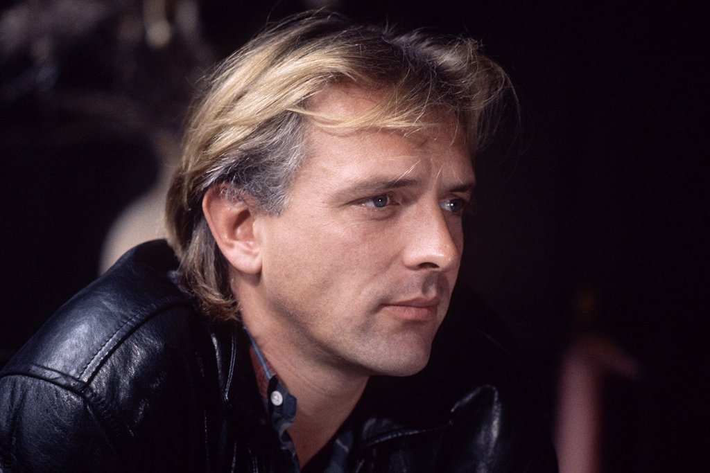 This wonderful human would\ve been 59 today. Happy birthday Rik Mayall. 