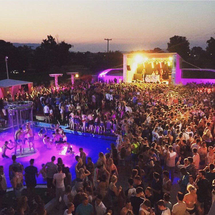ADDICTED TUESDAYS 🔈🍹🌴

How it should be done 👌🏽
Tickets &amp; VIP packages can be prebooked...ow.ly/Suo9309FneX
#addicted #zante17