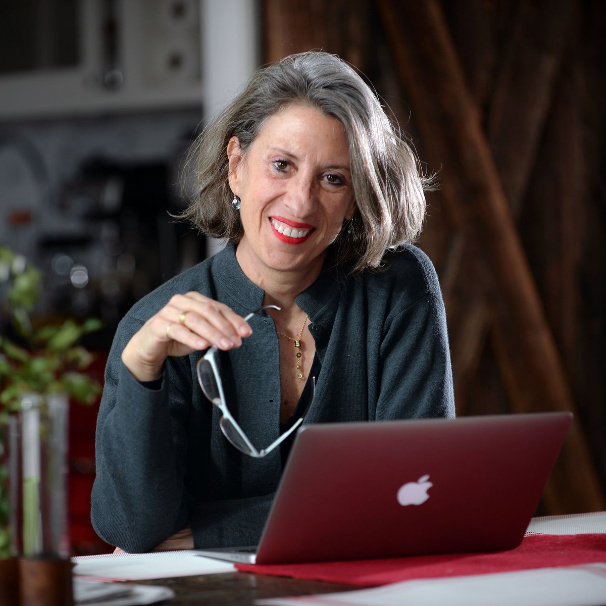 DebbieIrwinVO's tweet image. New #audio #commercial #voiceover #demo and #MedVO #blog posts on DebbieIrwin.com!

Let me know your thoughts. #BeHeard. #VOnow #vo