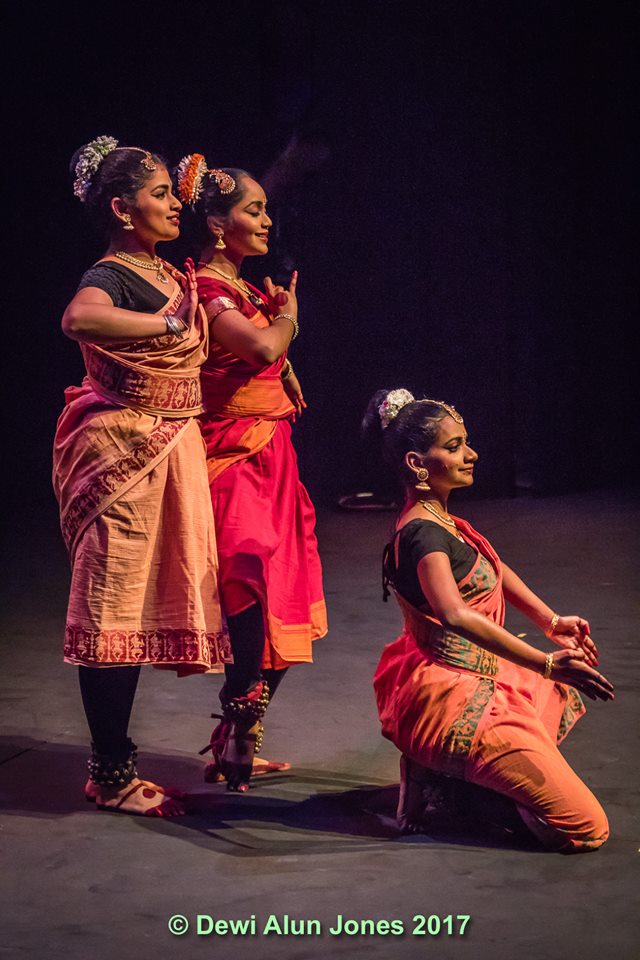 rosa_ess's tweet photo. Memories from OWW Malaysian Night 2017 @AberMsoc @aberystwytharts @AberUni #LoveAber #WeAreInternational https://t.co/PxBLYgFZ7T