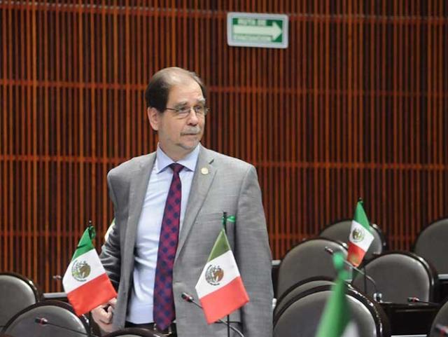 mexnewz's tweet photo. #PRD está dividido en 2 corrientes, y #Basave explica sus intereses.
#Mexico #Politica
https://t.co/RFefuB26n6 https://t.co/gjNF4Z8DKI