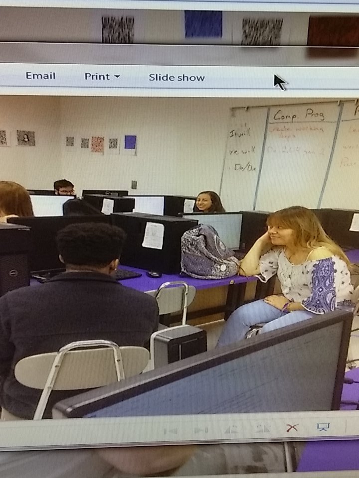 MrsA309's tweet photo. Prin of Bus using small groups to brainstorm, share ideas, and form their ideas. #ElginLearns #ElginLevelUp https://t.co/YJwfZ3Ofjv