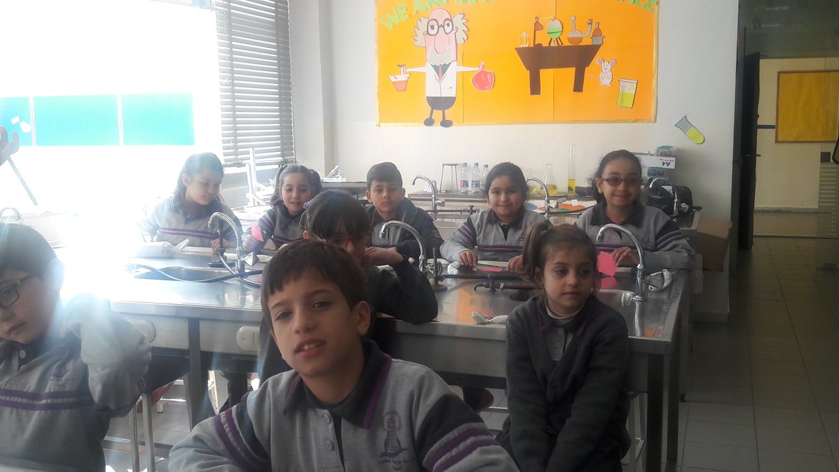 Grade2 learners used their 5senses to see,smell,hear,feel and taste thepopcorn in the  science lab# learning through fun
@DawhaHighSchool