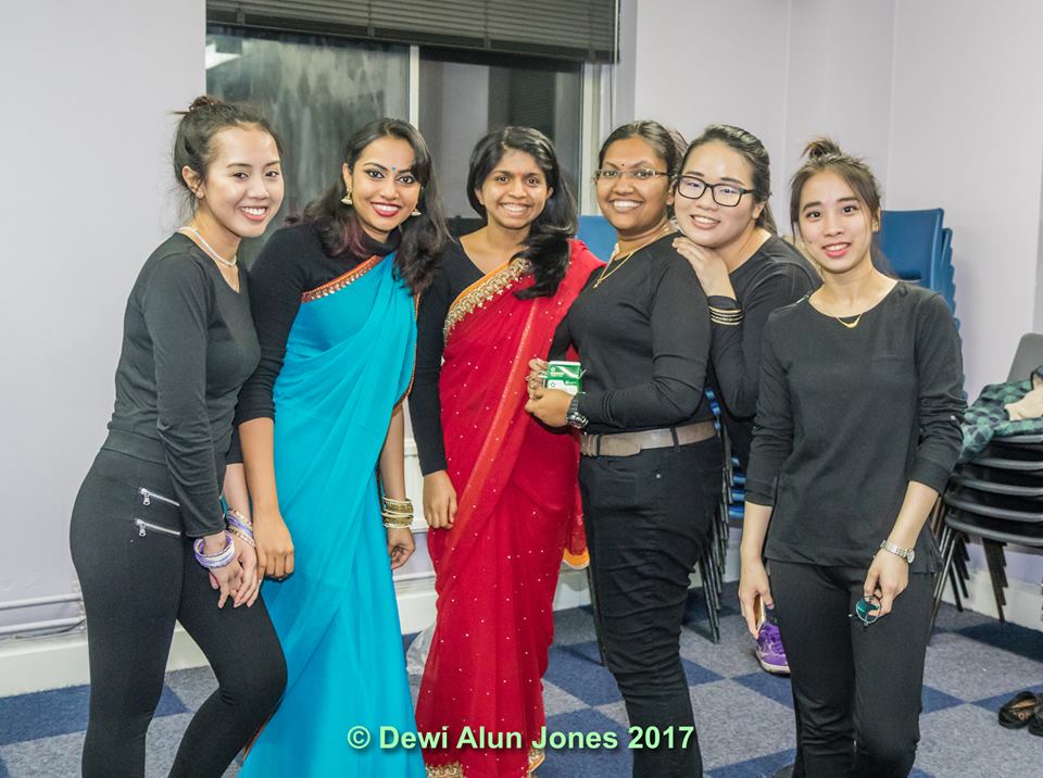 rosa_ess's tweet photo. OWW Gala last night @UMaberSU gave platform to international &amp; home stdnts to showcase talent+culture @AberUni #LoveAber #WeAreInternational https://t.co/qAYvT5FQEB