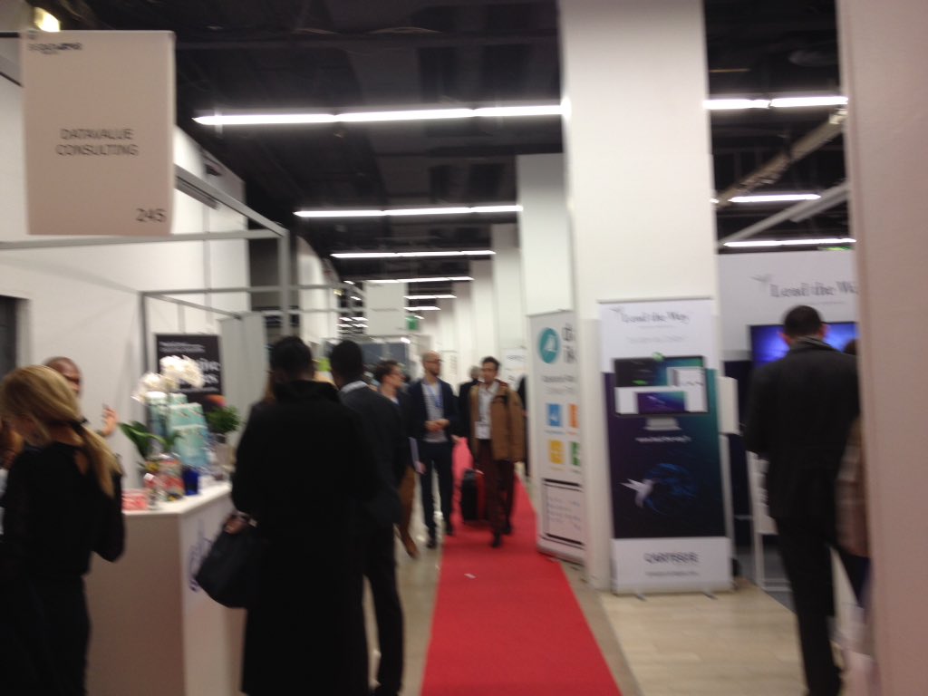 Merci à nos 13 000 #datapeople pour cette fantastique édition au cœur de la #data galaxy! Nous vous retrouvons l'année prochaine 🎬 !