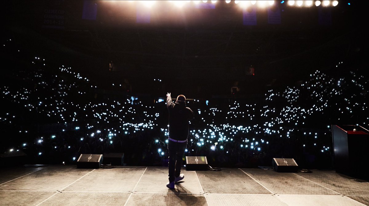 tokenhiphop's tweet photo. 8,500 kids..... biggest crowd of my life. Really, really, really insane. Dreams!!!!!!! https://t.co/P92jzPmvC0