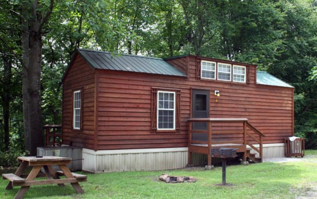 A cabin, a bike, food + more. U.S. wilderness resort's perks for trail volunteers via <a href="/cottagelife/">Cottage Life</a> buff.ly/2lTOlBX <a href="/ontrails/">Ontario Trails</a>