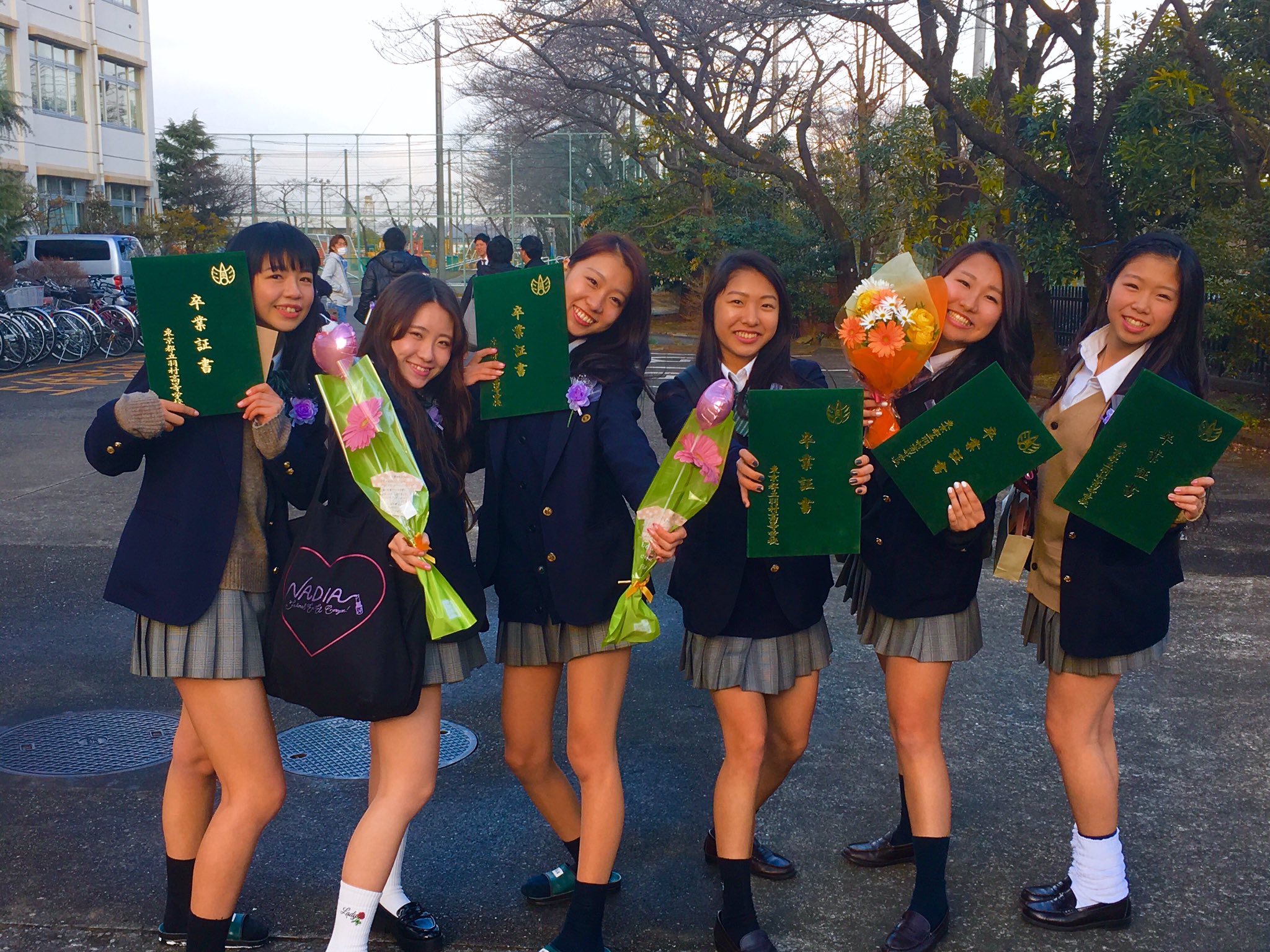 Saya 羽村高校卒業しました 3年間あっというまだったし本当に充実してた 羽高でよかった 仲良くしてくれた人ありがとうございました Saya 羽村高校卒業しました 3年間あっというまだったし本当に充実してた 羽高でよかった 仲良くしてくれた人ありがとうございました