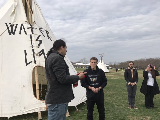 View image on Twitter