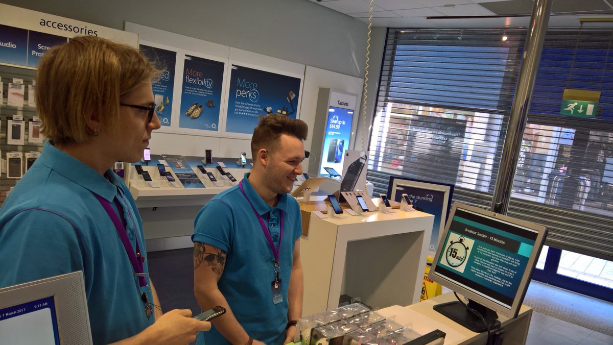 guruboston2's tweet image. Early morning training session in #O2Boston #Celfone #android