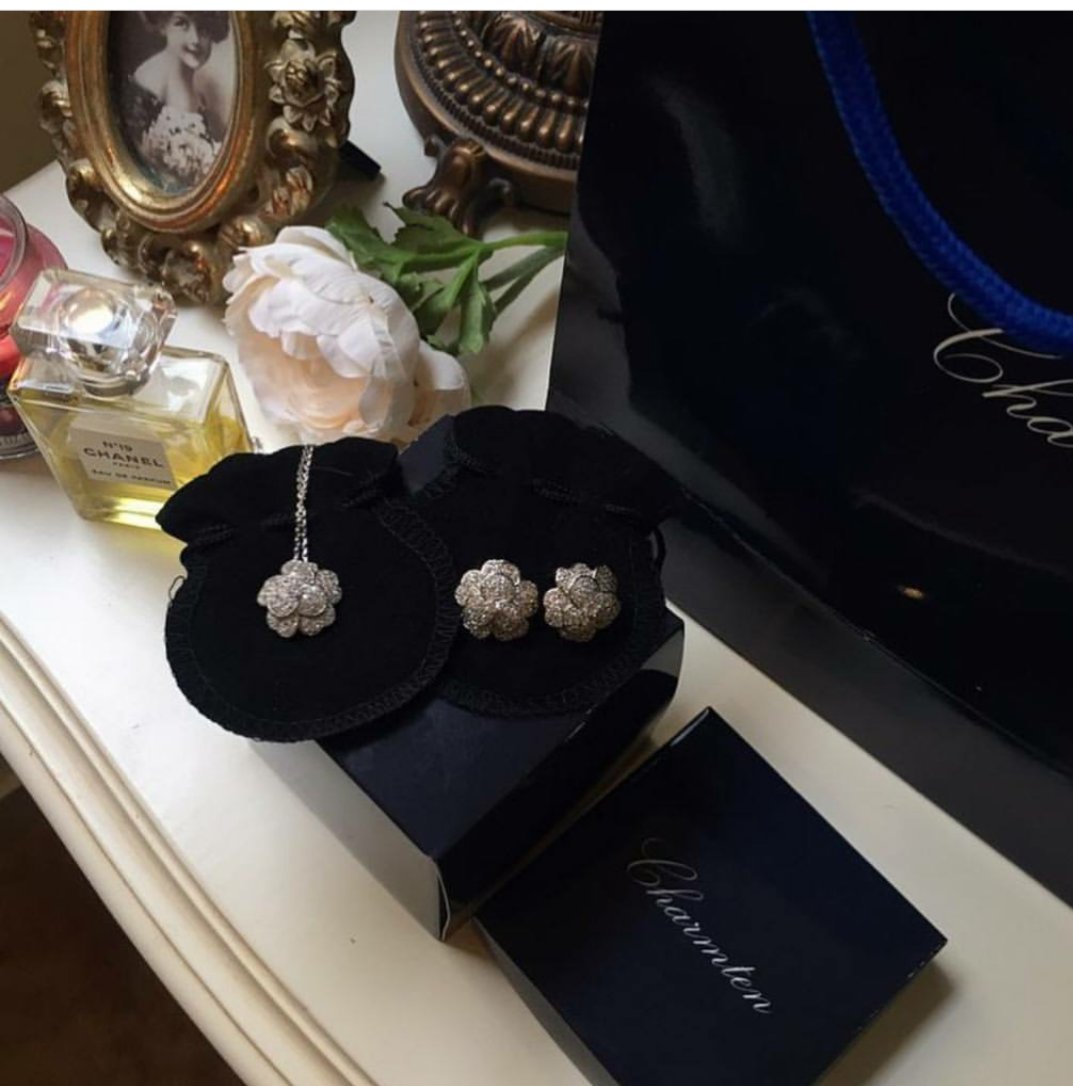 #قروب_الميزاني_للدعم
ياكثر مانسمع من الحب والشوق وياكثر مانشتاق للي نحبه بعض الغلا متعب وبعضه على ذوق وبعض الغلا لا جا في القلب شبه