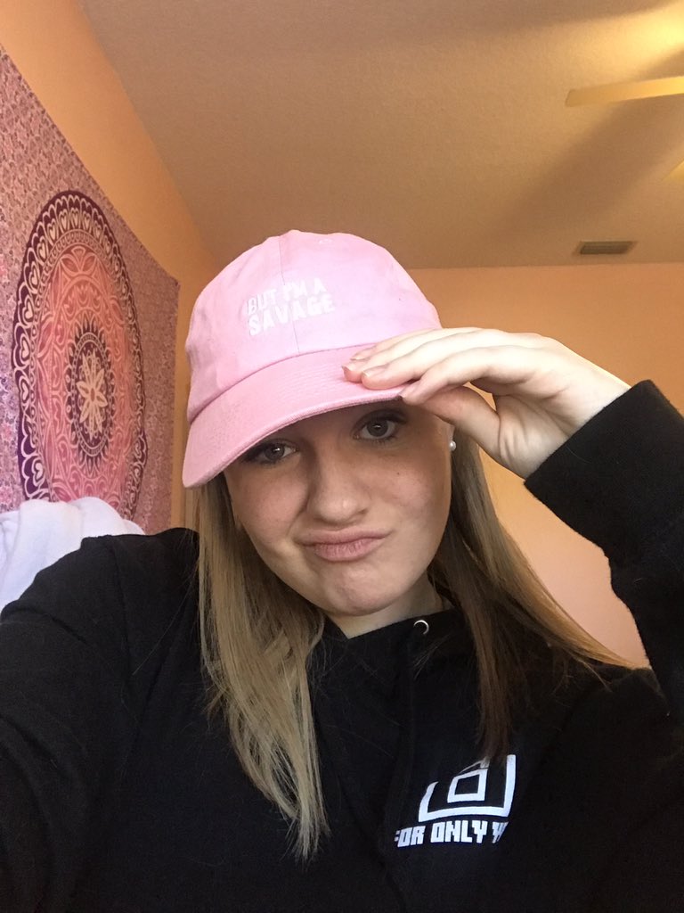 universeherron's tweet photo. Happy Tuesday 💜 #TuesdaySelfie https://t.co/iO03LdjbNx
