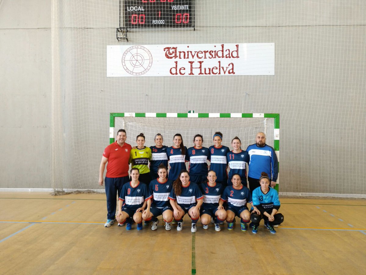 CanalUGR's tweet photo. #CAU2017 Nuestra selección de fútbol sala femenino ha vencido a la de  @ujaen por 2-1 y mañana se enfrentarán a la de @CanalUHU a las 11h. https://t.co/wvl7BS8EaR