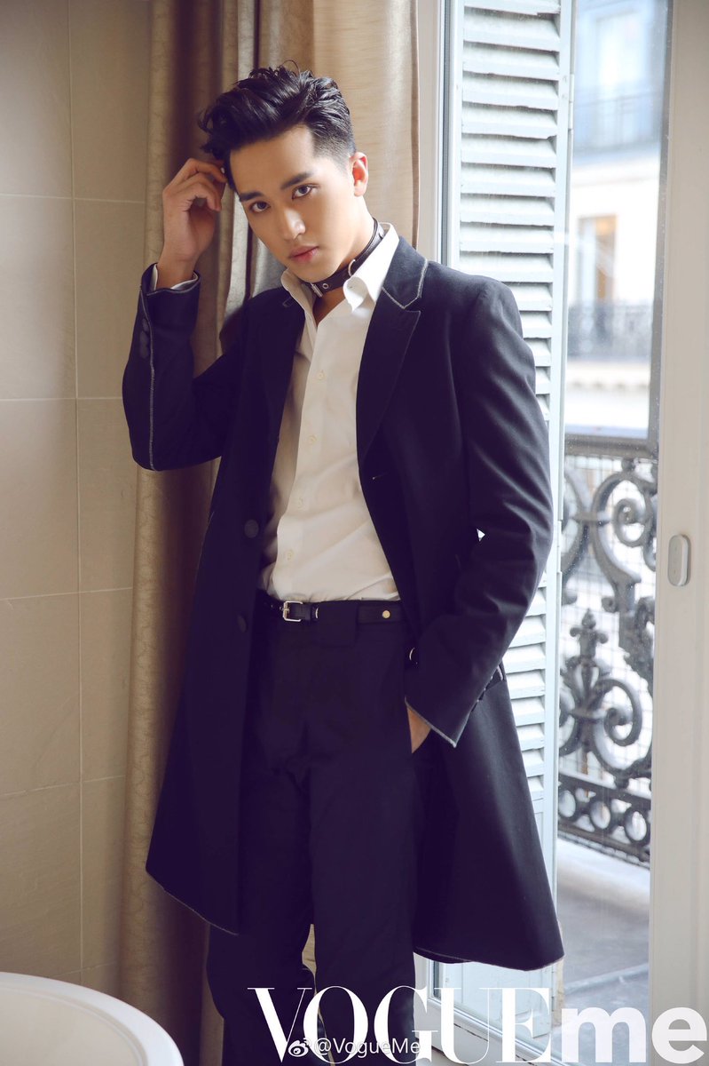 MyTimmy_TH's tweet photo. 170307(8) LV Fashion show [VougeMe]
#weizhou #许魏洲 #xuweizhou https://t.co/qWs1JMx4gF